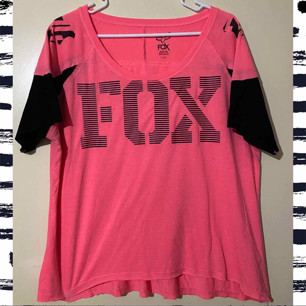 Neon pink Fox logo tee